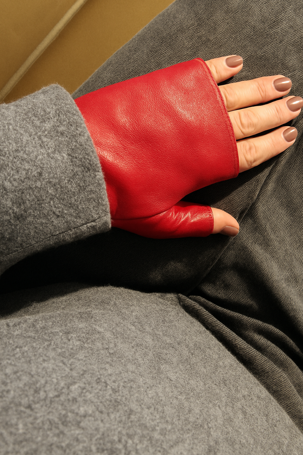 Marta . Mezze Dita Bottone