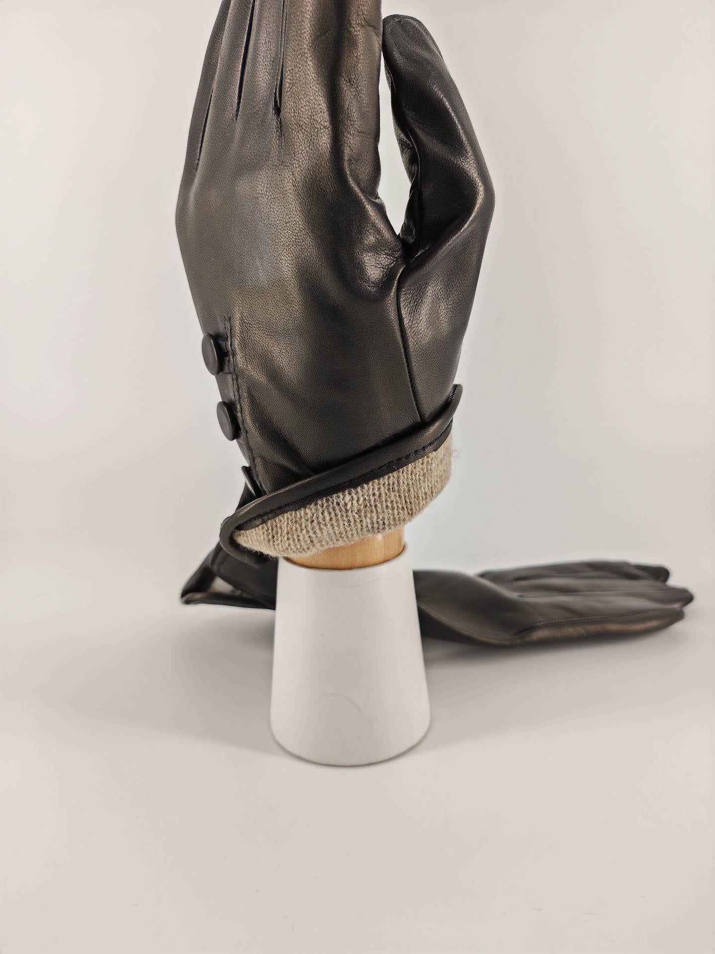 Carolina . Bottoni . Cashmere