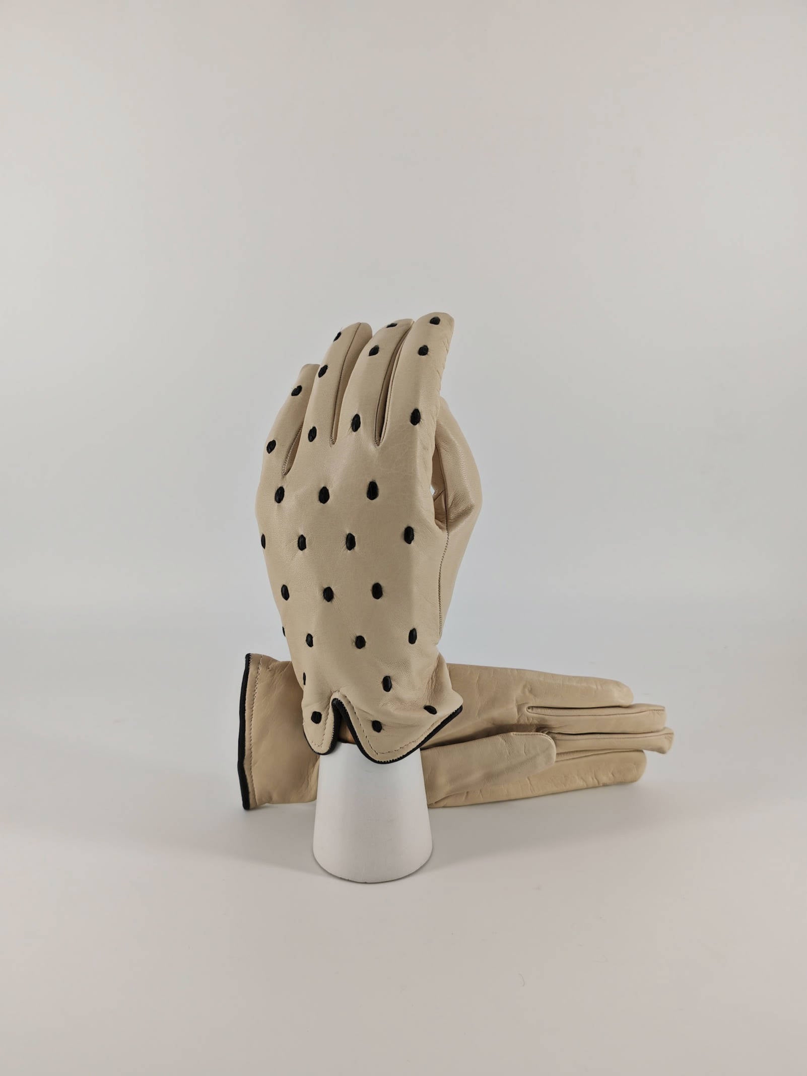 Emma . Pois . Cashmere