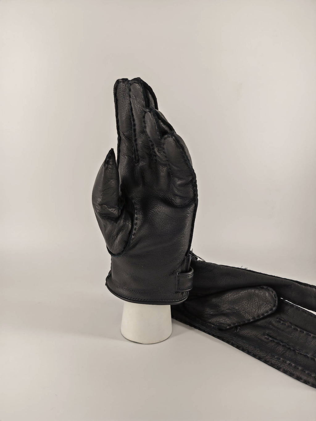 Michelangela . Pelle di Cervo Bottone . Cashmere