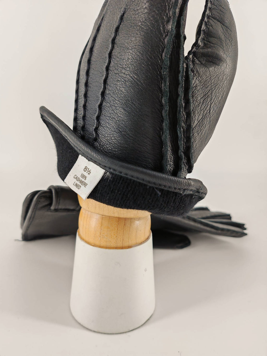 Michelangela . Pelle di Cervo Bottone . Cashmere