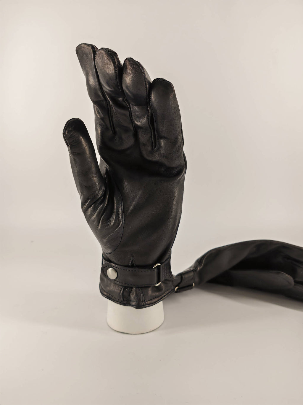 Amedeo . Bottone Sotto . Cashmere