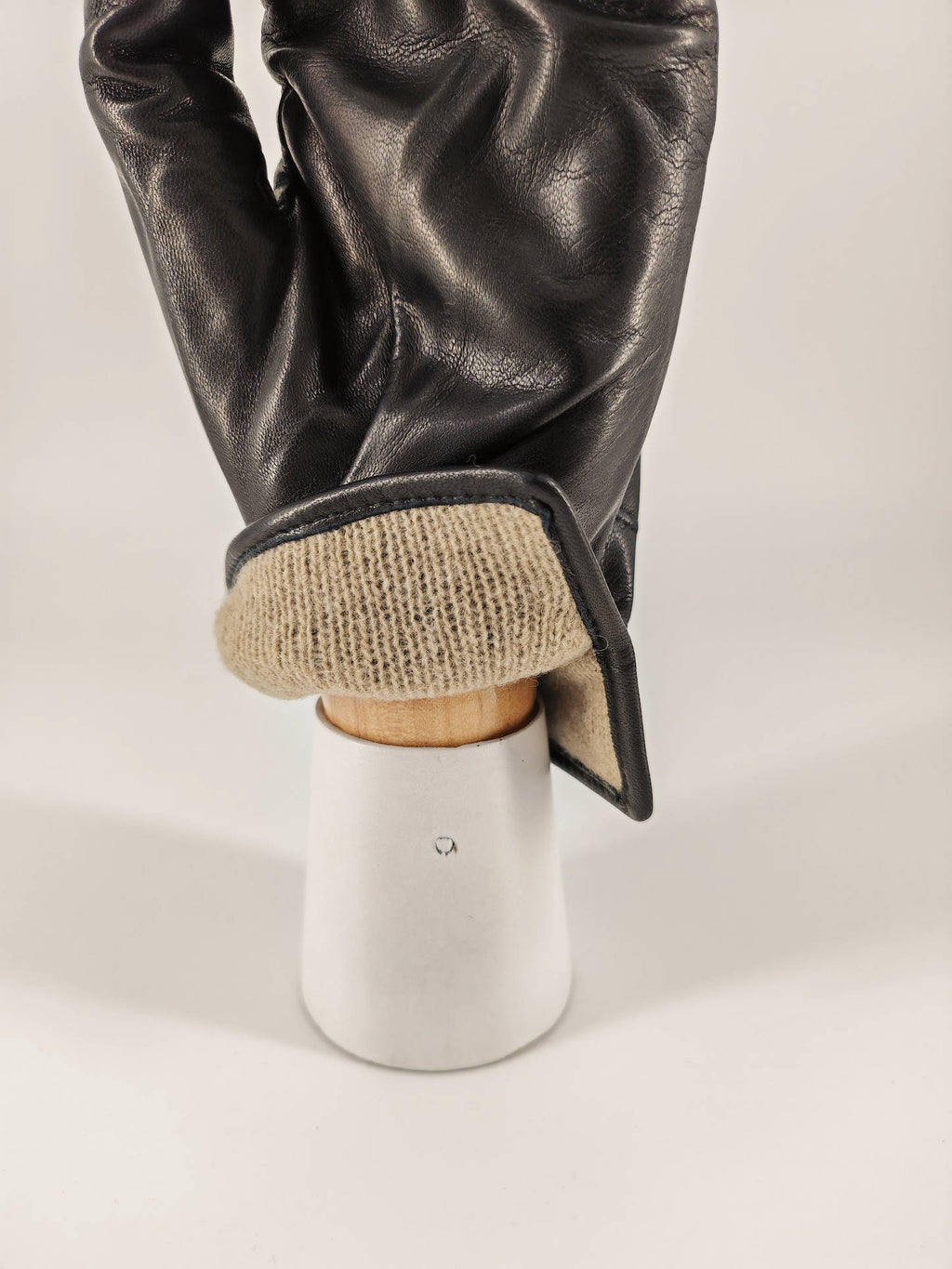 Vittoria . Cross Lines . Cashmere