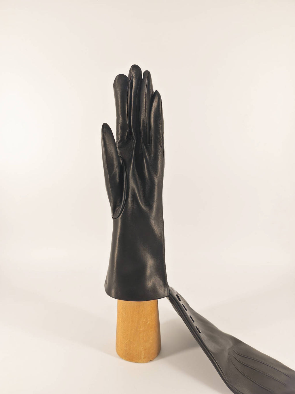 Marica . Lunghi 4 Pollici con bottoncini. Cashmere