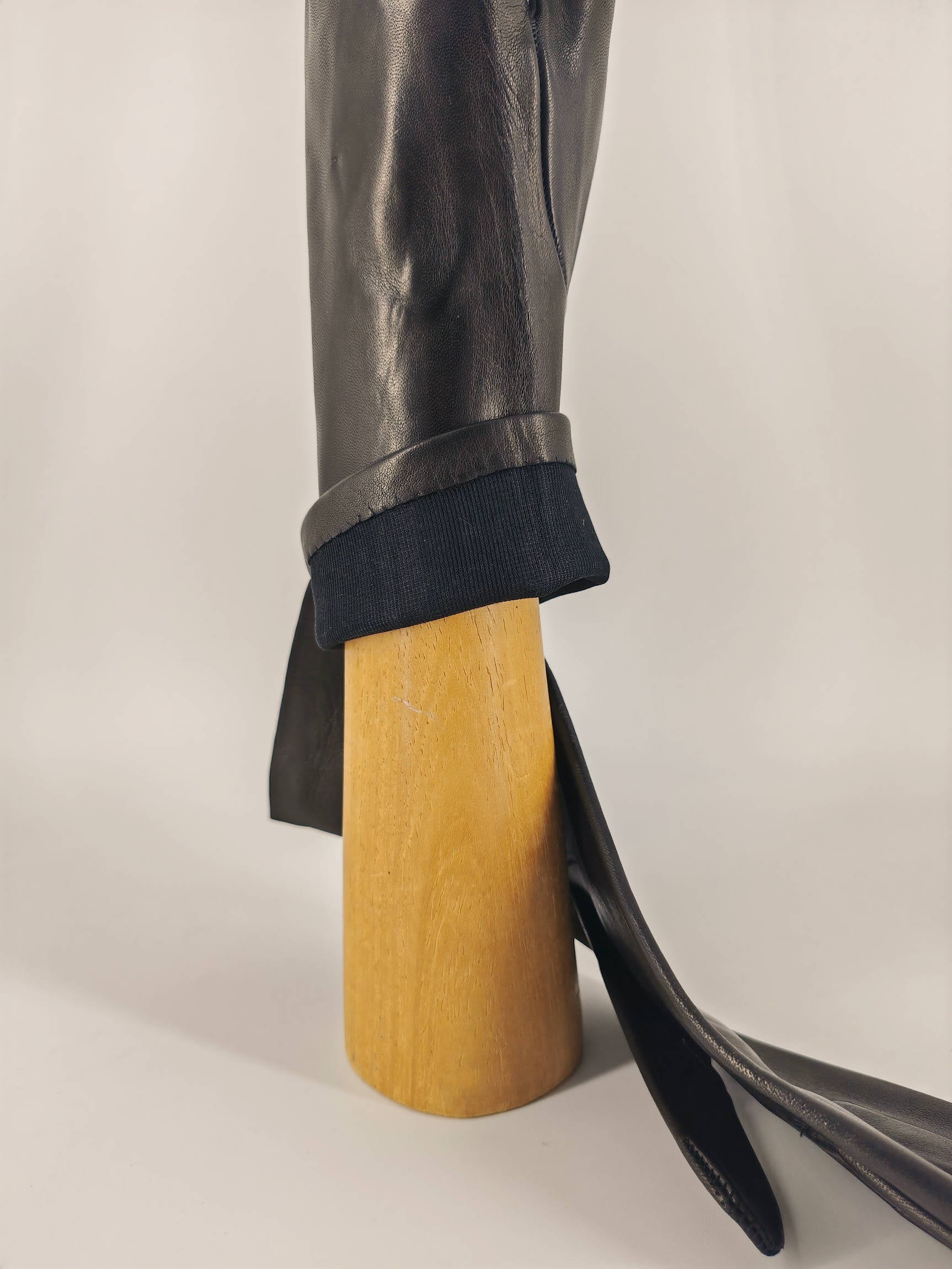 Costanza . Long 4 Inches . Cashmere