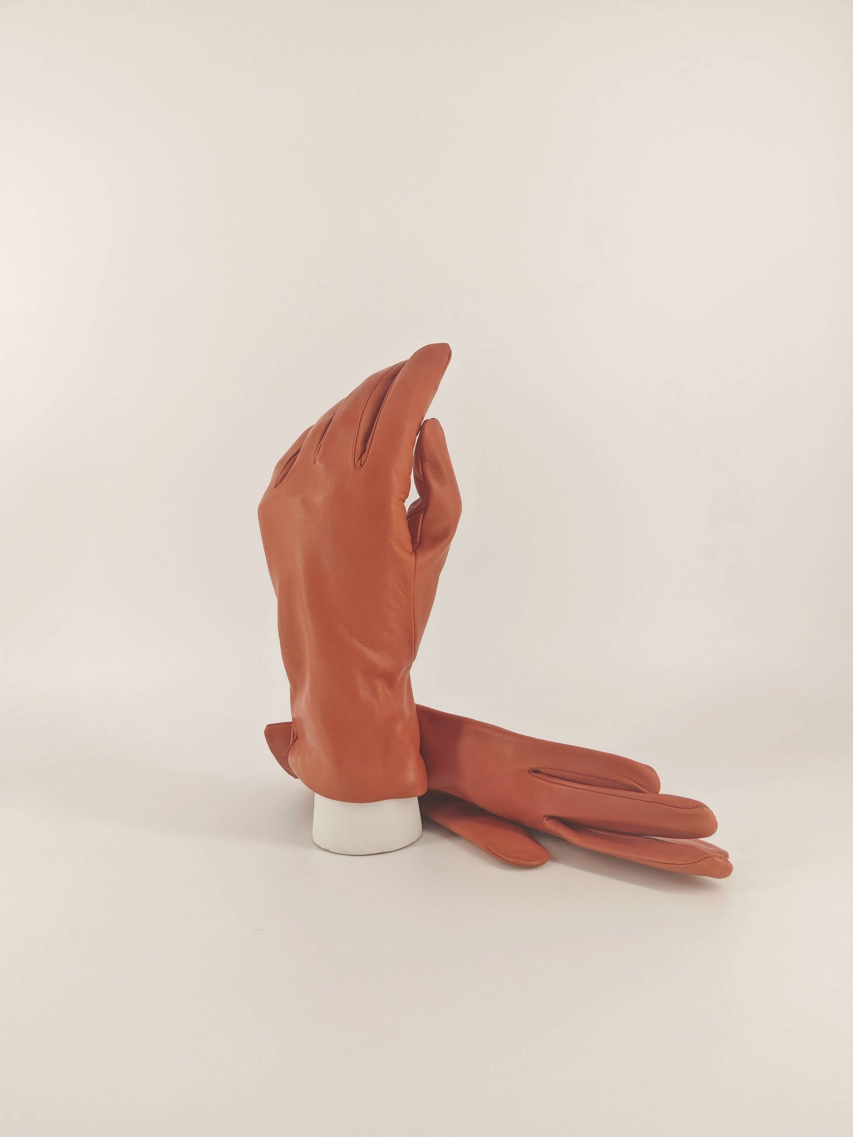 Carla . Classic . Cashmere