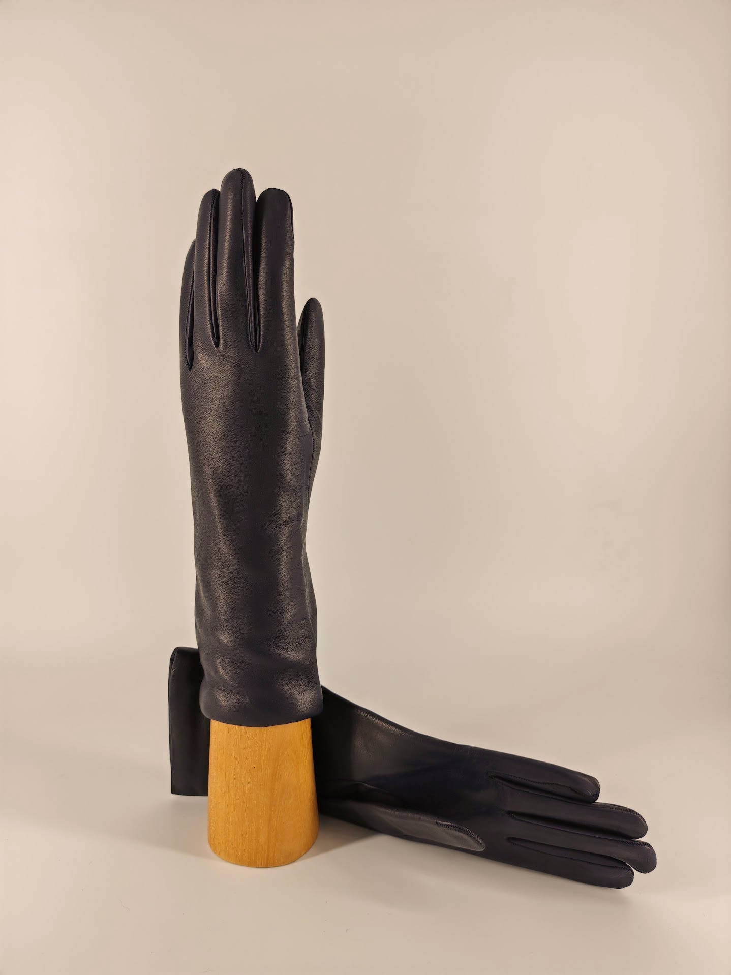 Costanza . Lunghi 4 Pollici . Cashmere