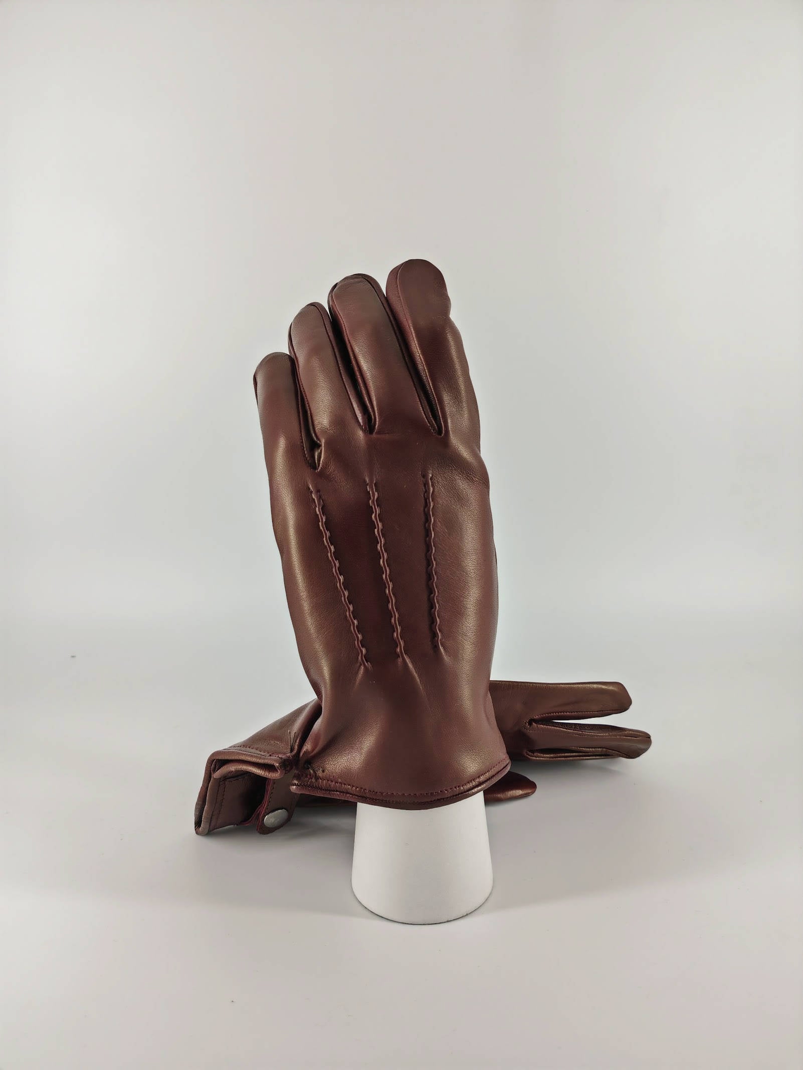 Amedeo . Bottone Sotto . Cashmere