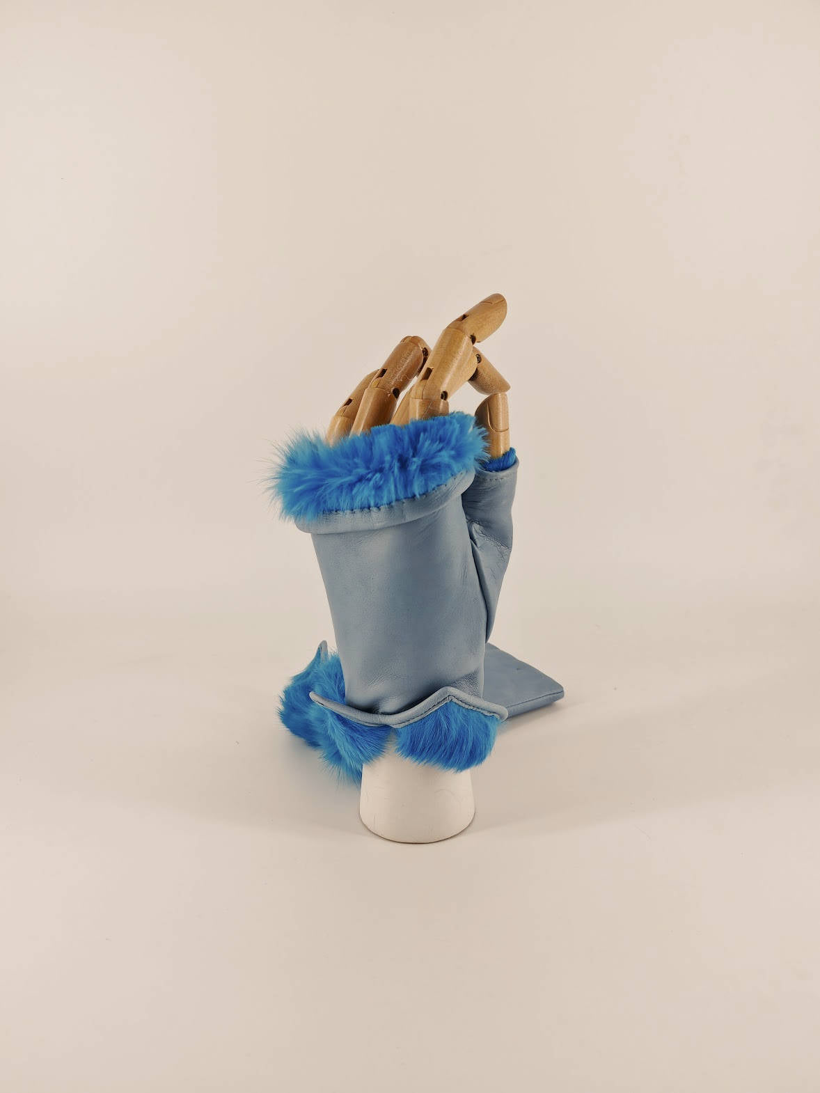 Bianca . Half Finger Fur