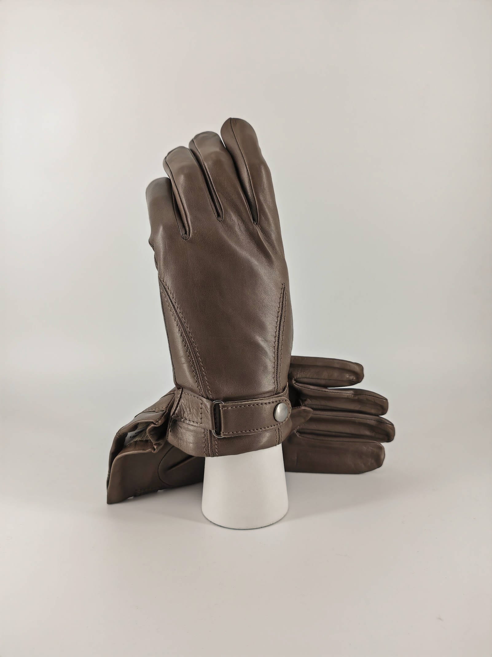 Augusto . Bottone Sopra . Cashmere