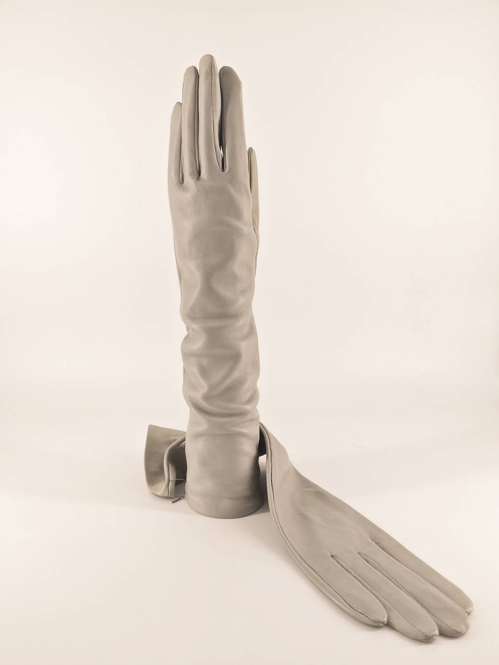 Elisabetta . Lunghi 8 Pollici . Seta