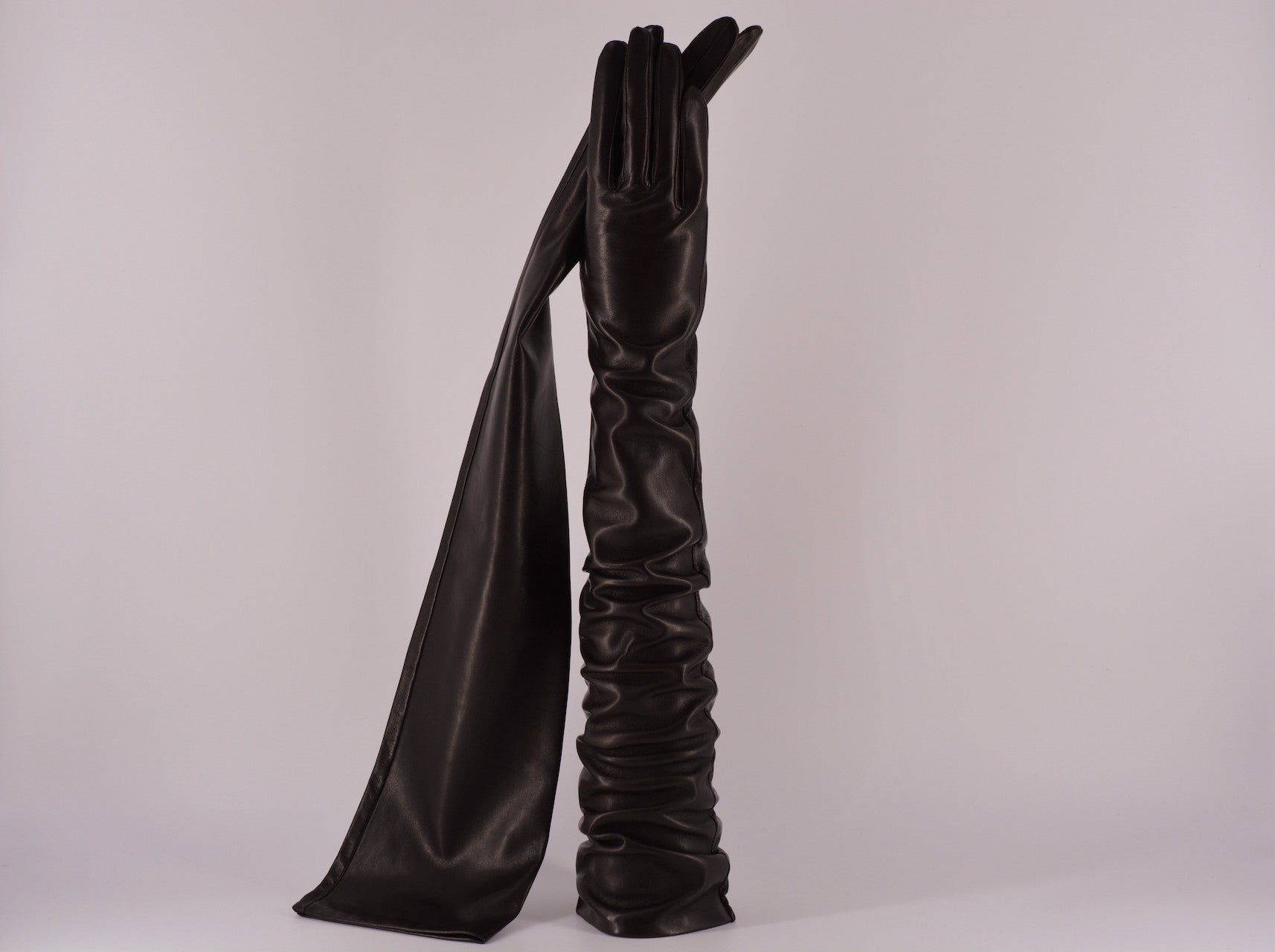 Lucrezia . Lungo 16 Pollici . Seta