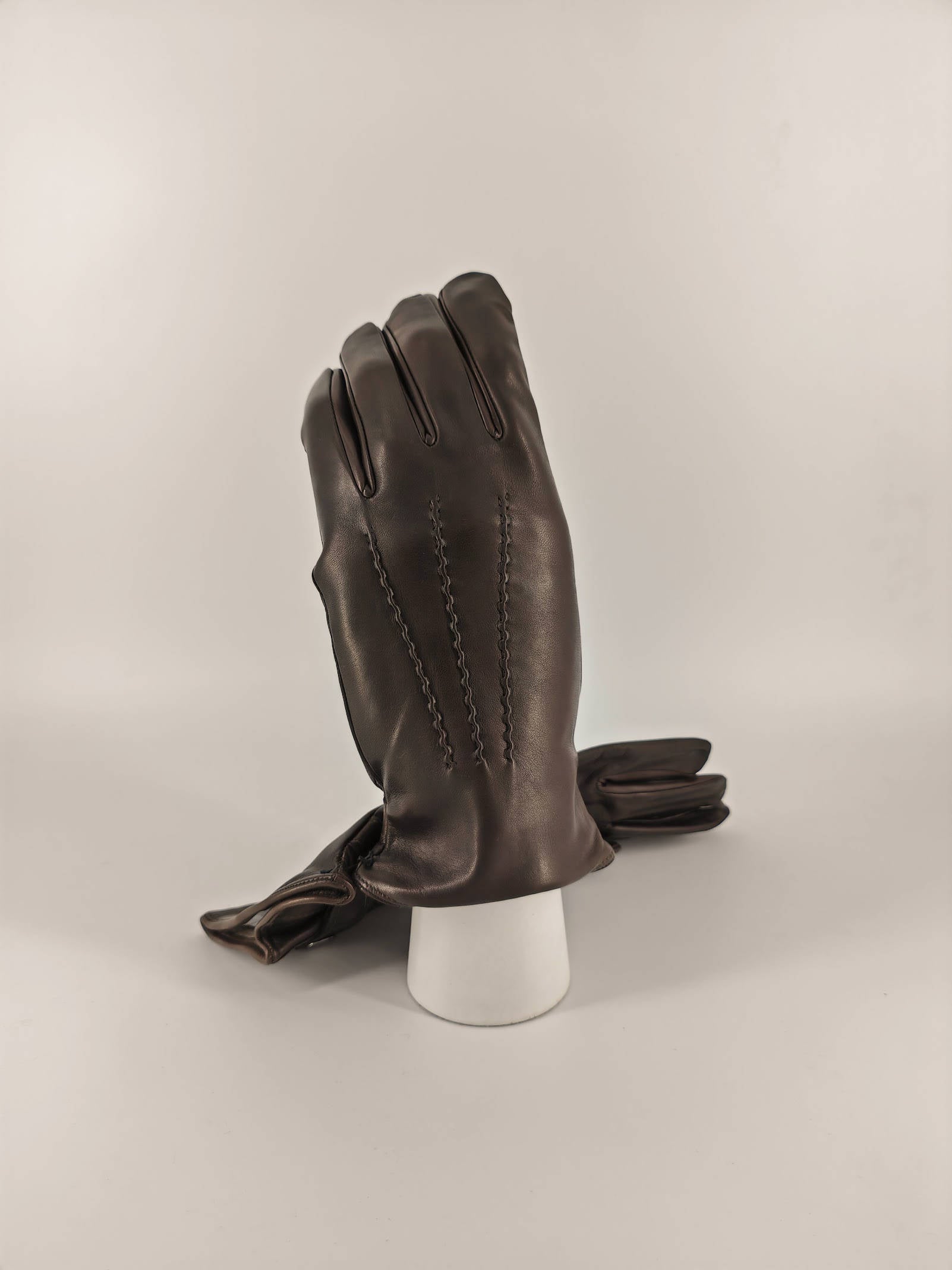 Amedeo . Bottone Sotto . Cashmere