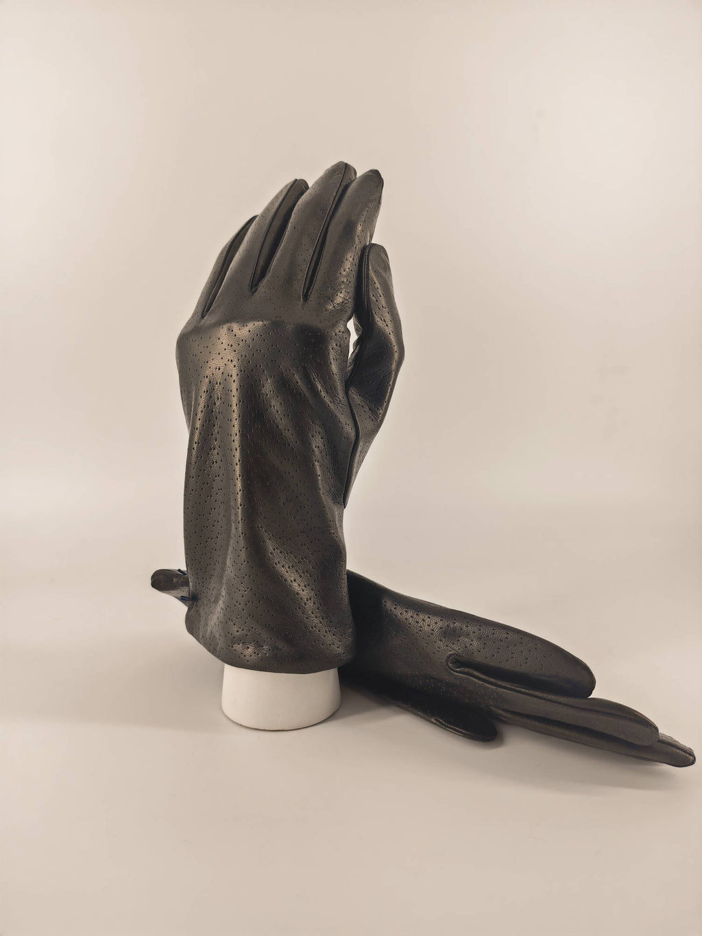 Tiziana . 3 stitches . Cashmere