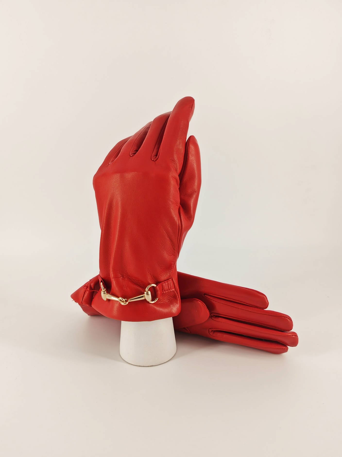 Lisa . Clamp . Cashmere