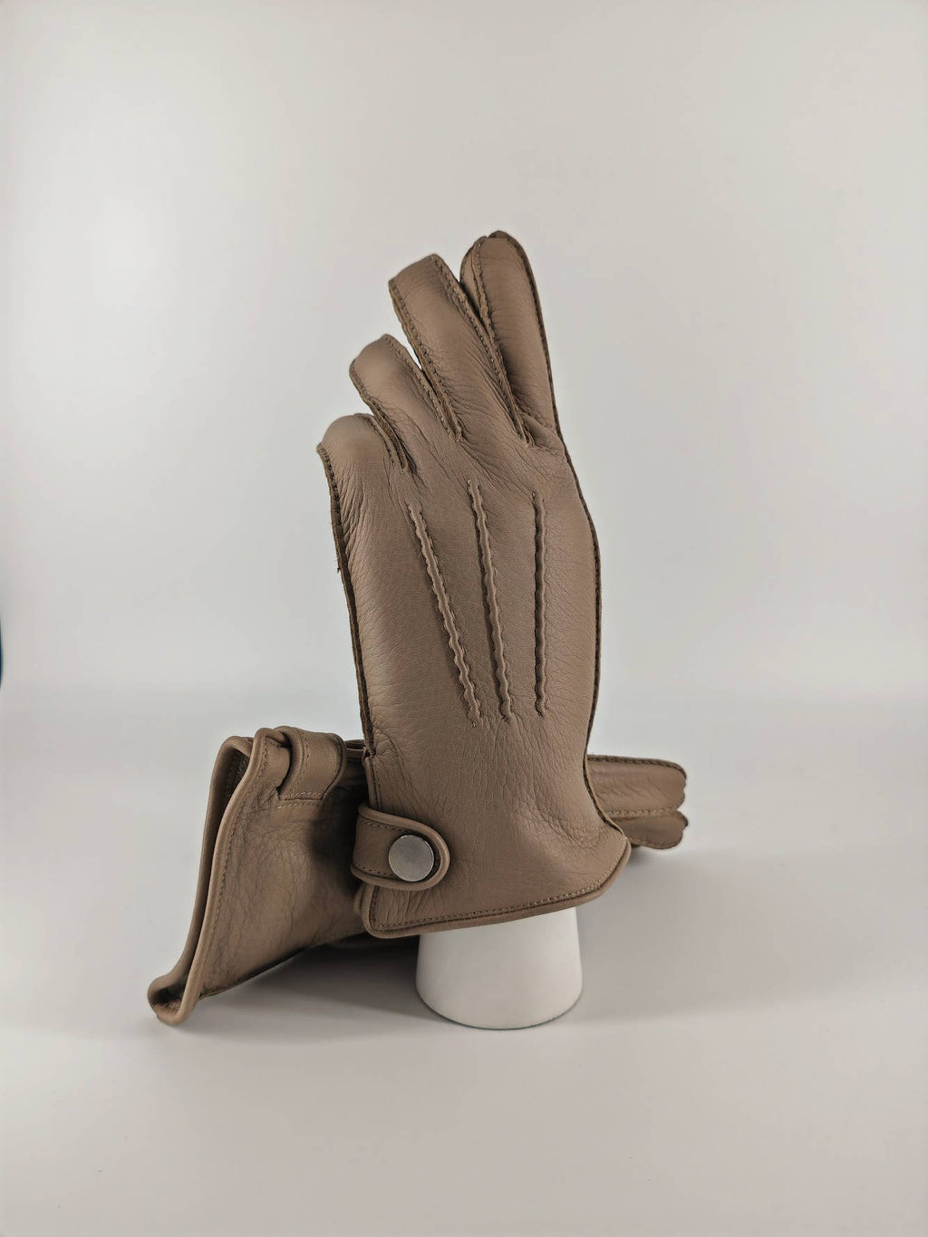 Michelangelo . Deer Skin Button . Cashmere