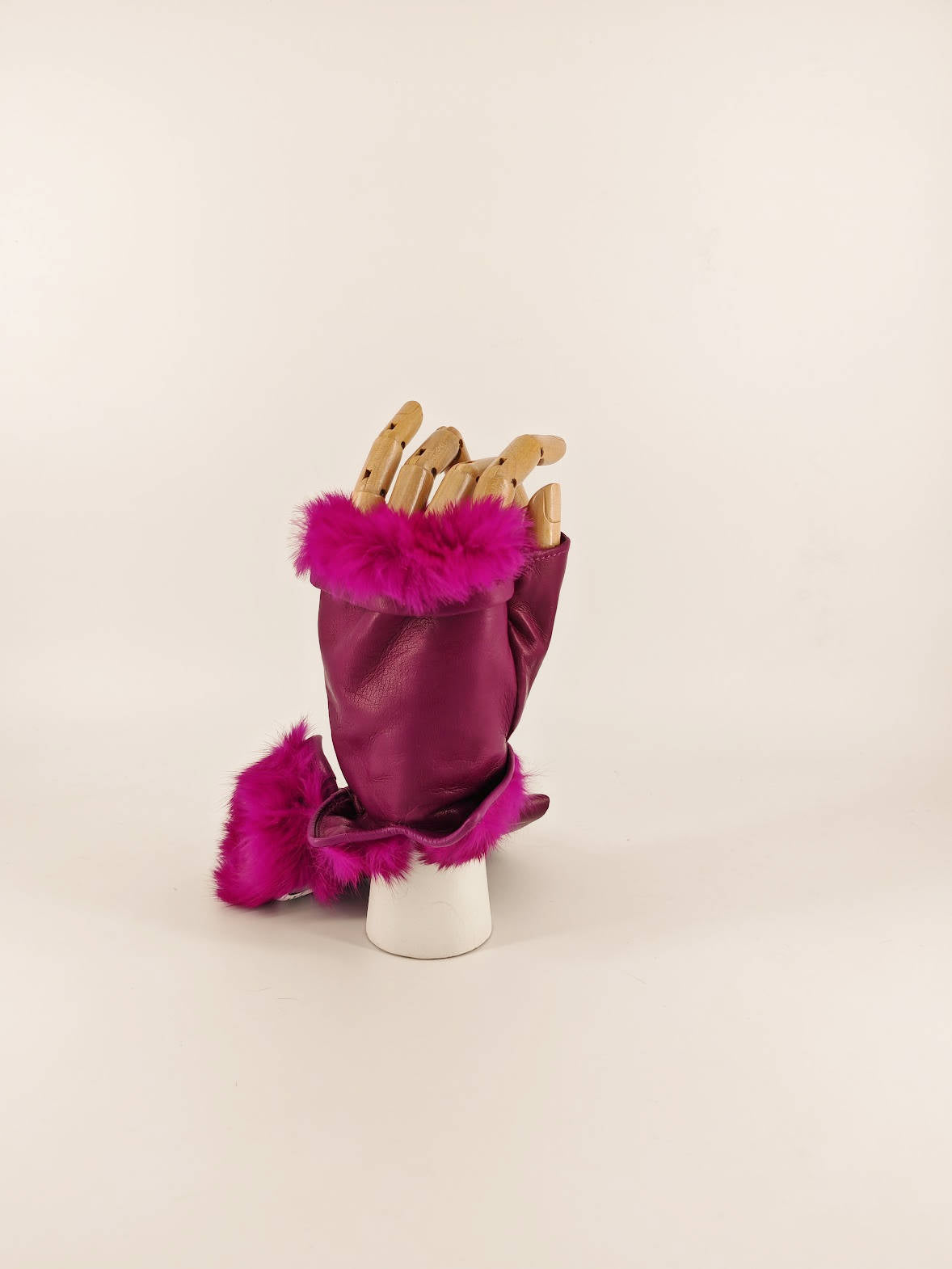 Bianca . Half Finger Fur